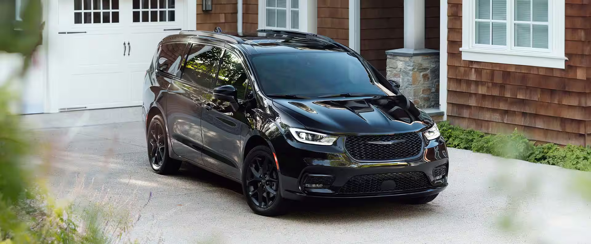 2025-Chrysler-Pacifica.jpg