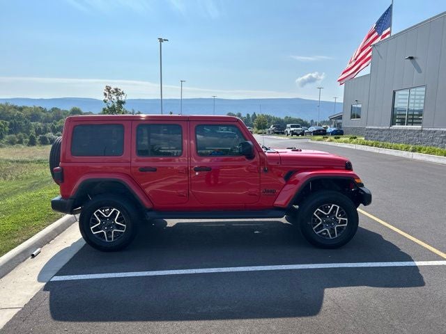 2021 Jeep Wrangler Unlimited Sahara Altitude 4x4
