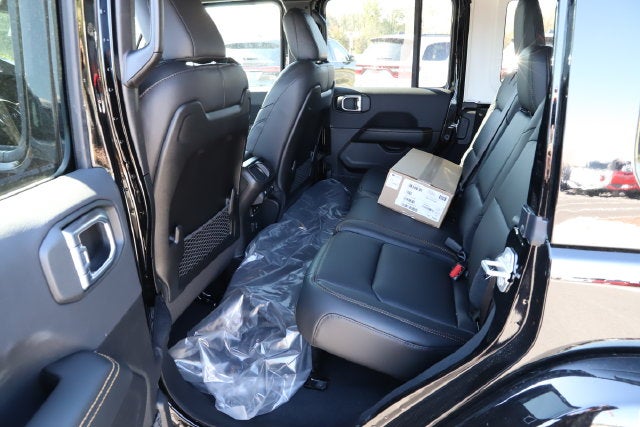 2027 Jeep Wrangler WRANGLER 4-DOOR SAHARA