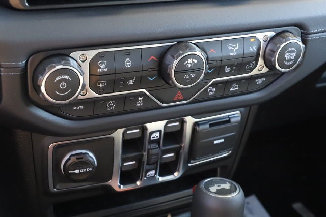 2027 Jeep Wrangler WRANGLER 4-DOOR SAHARA