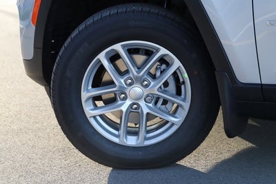 2025 Jeep Grand Cherokee GRAND CHEROKEE LAREDO X 4X4