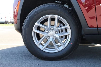 2026 Jeep Grand Cherokee GRAND CHEROKEE LAREDO X 4X4