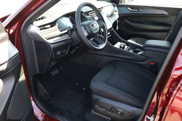 2026 Jeep Grand Cherokee GRAND CHEROKEE LAREDO X 4X4