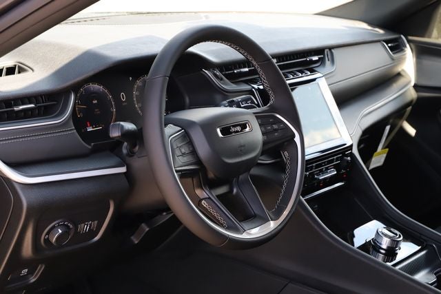 2026 Jeep Grand Cherokee GRAND CHEROKEE LAREDO X 4X4