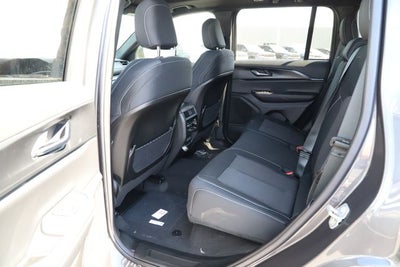 2026 Jeep Grand Cherokee GRAND CHEROKEE LAREDO X 4X4