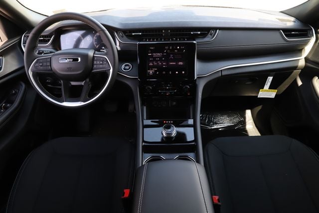 2026 Jeep Grand Cherokee GRAND CHEROKEE LAREDO X 4X4