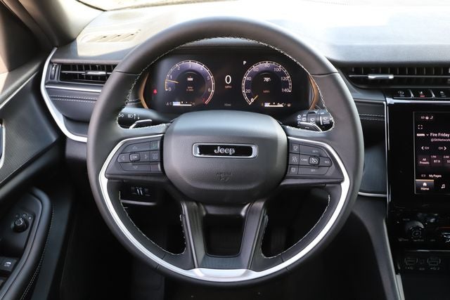 2026 Jeep Grand Cherokee GRAND CHEROKEE LAREDO X 4X4