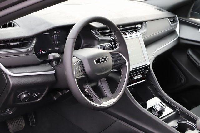 2025 Jeep Grand Cherokee GRAND CHEROKEE LAREDO X 4X4