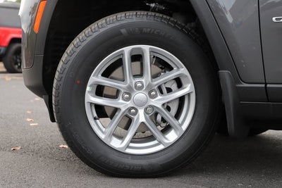 2025 Jeep Grand Cherokee GRAND CHEROKEE LAREDO X 4X4