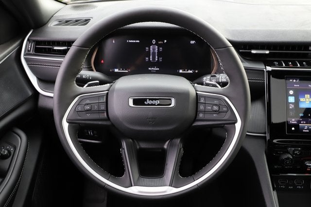 2025 Jeep Grand Cherokee GRAND CHEROKEE LAREDO X 4X4