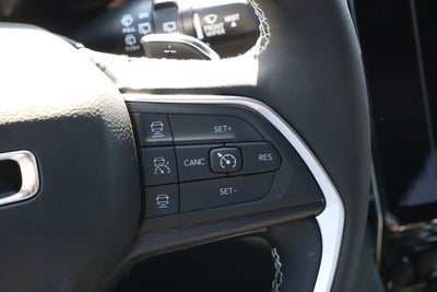 2026 Jeep Grand Cherokee GRAND CHEROKEE LAREDO X 4X4