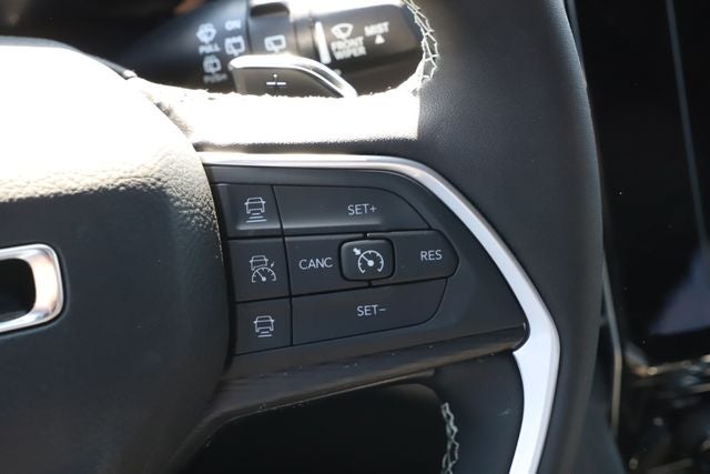 2026 Jeep Grand Cherokee GRAND CHEROKEE LAREDO X 4X4