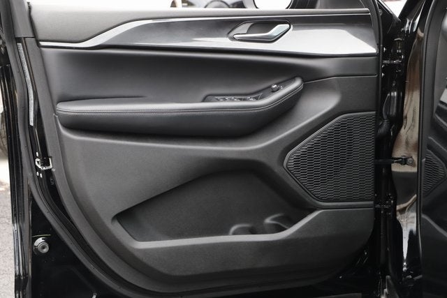 2023 Jeep Grand Cherokee Laredo 4x4