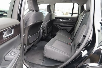 2023 Jeep Grand Cherokee Laredo 4x4