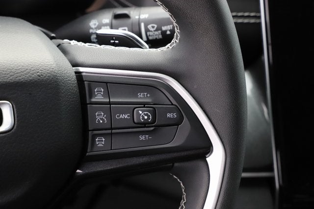 2023 Jeep Grand Cherokee Laredo 4x4