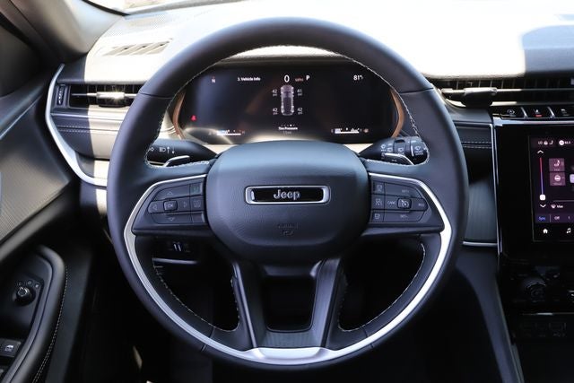 2026 Jeep Grand Cherokee GRAND CHEROKEE LAREDO X 4X4