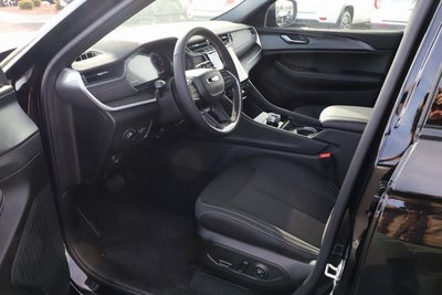 2025 Jeep Grand Cherokee GRAND CHEROKEE LAREDO X 4X4