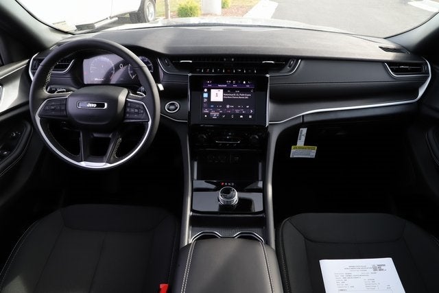 2025 Jeep Grand Cherokee GRAND CHEROKEE LAREDO X 4X4