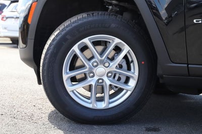 2026 Jeep Grand Cherokee GRAND CHEROKEE LAREDO X 4X4