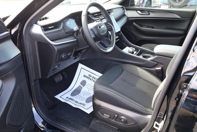 2026 Jeep Grand Cherokee GRAND CHEROKEE LAREDO X 4X4