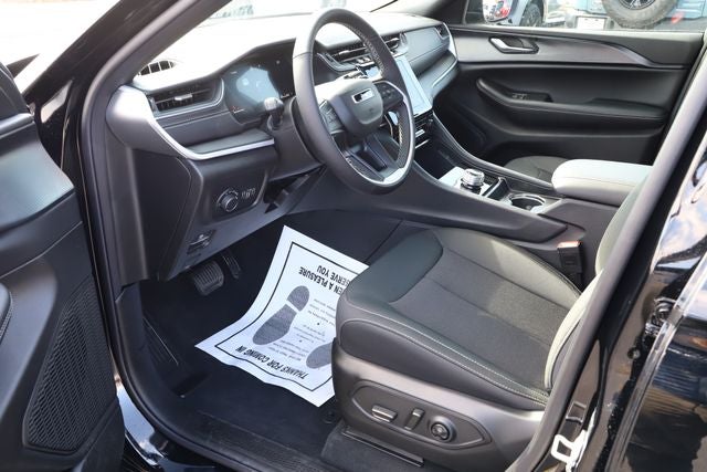 2026 Jeep Grand Cherokee GRAND CHEROKEE LAREDO X 4X4