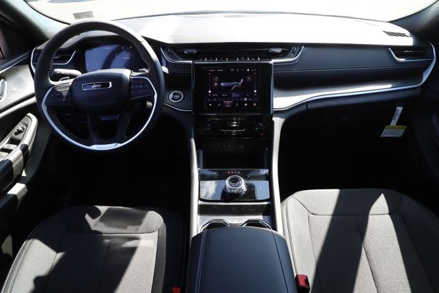 2026 Jeep Grand Cherokee GRAND CHEROKEE LAREDO X 4X4