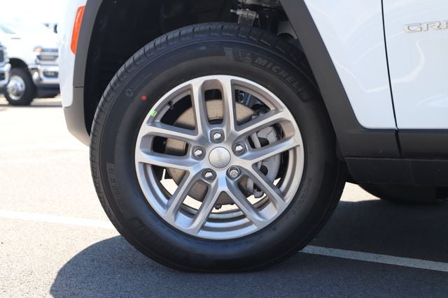 2026 Jeep Grand Cherokee GRAND CHEROKEE LAREDO X 4X4