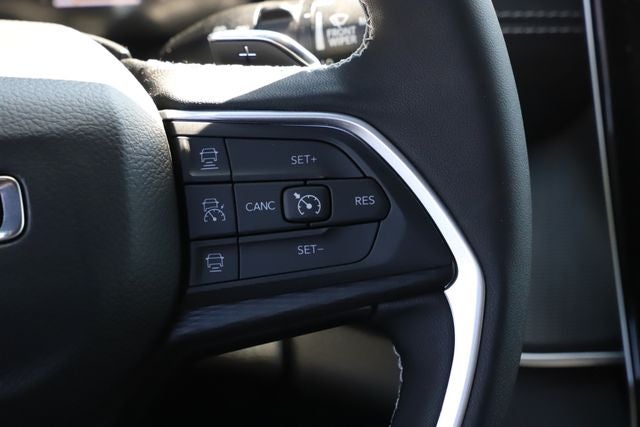 2026 Jeep Grand Cherokee GRAND CHEROKEE LAREDO X 4X4