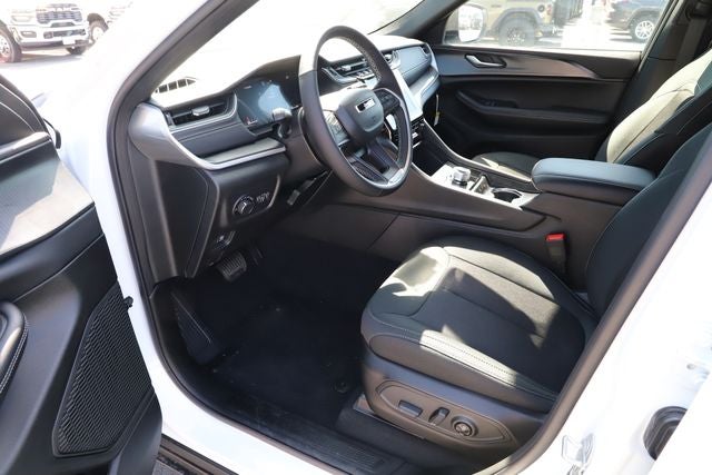 2026 Jeep Grand Cherokee GRAND CHEROKEE LAREDO X 4X4