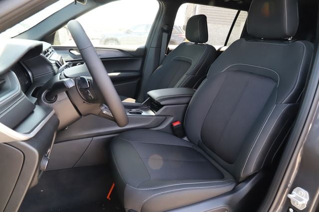 2026 Jeep Grand Cherokee GRAND CHEROKEE L LAREDO X 4X4