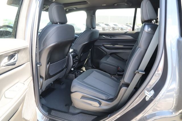 2026 Jeep Grand Cherokee GRAND CHEROKEE L LAREDO X 4X4