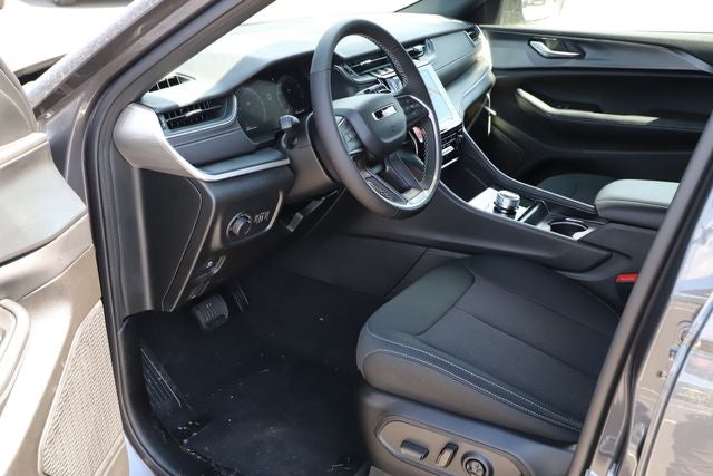 2026 Jeep Grand Cherokee GRAND CHEROKEE L LAREDO X 4X4