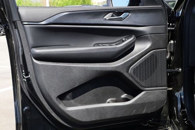 2026 Jeep Grand Cherokee GRAND CHEROKEE L LAREDO X 4X4