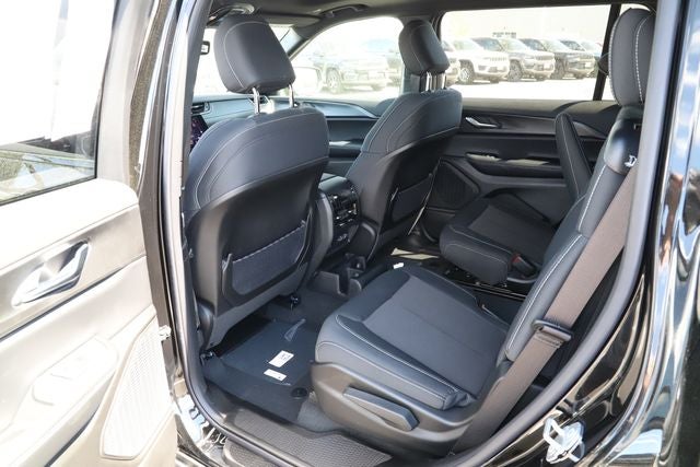 2026 Jeep Grand Cherokee GRAND CHEROKEE L LAREDO X 4X4