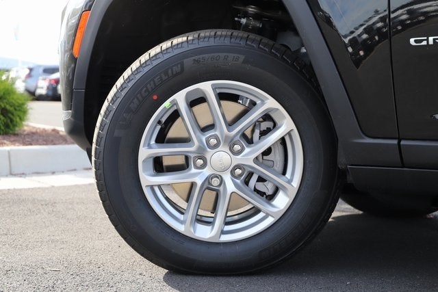 2025 Jeep Grand Cherokee GRAND CHEROKEE L LAREDO X 4X4