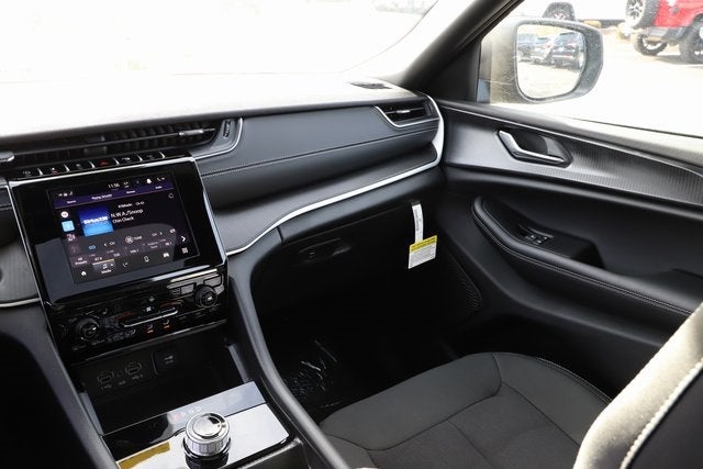 2025 Jeep Grand Cherokee GRAND CHEROKEE L LAREDO X 4X4