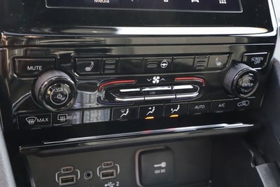 2025 Jeep Grand Cherokee GRAND CHEROKEE L LAREDO X 4X4