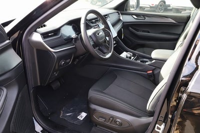 2025 Jeep Grand Cherokee GRAND CHEROKEE L LAREDO X 4X4