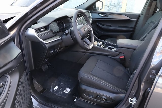 2025 Jeep Grand Cherokee GRAND CHEROKEE L LAREDO X 4X4