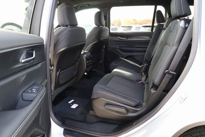 2025 Jeep Grand Cherokee GRAND CHEROKEE L LAREDO X 4X4