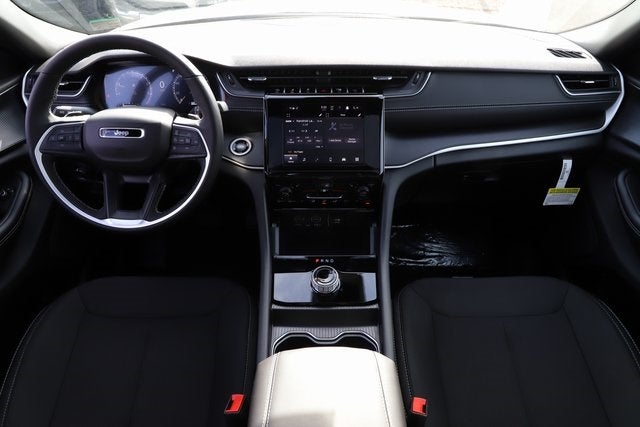 2025 Jeep Grand Cherokee GRAND CHEROKEE L LAREDO X 4X4