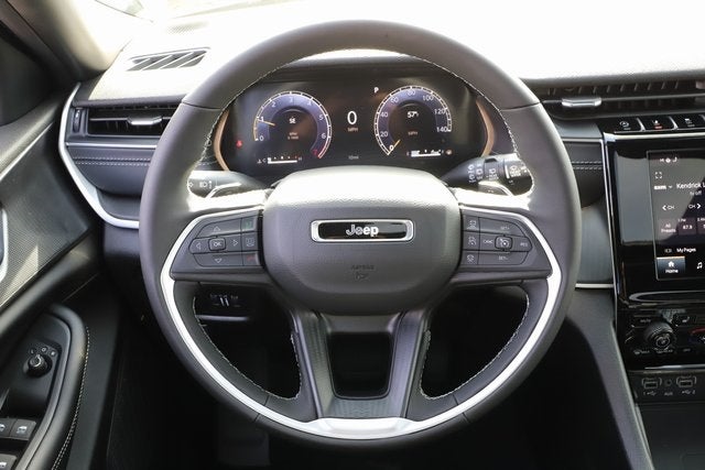 2025 Jeep Grand Cherokee GRAND CHEROKEE L LAREDO X 4X4