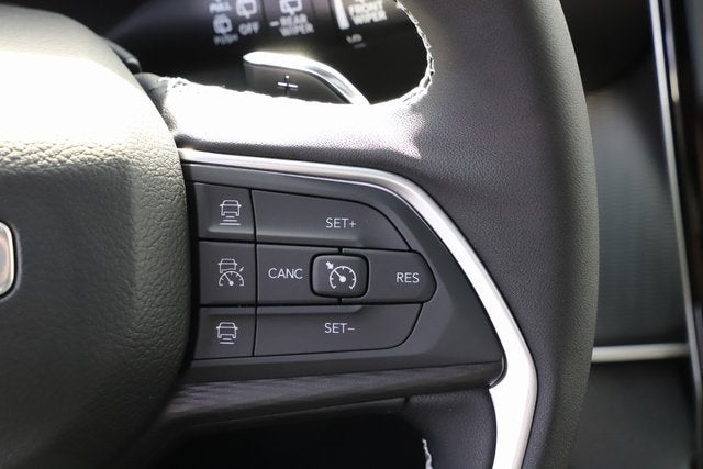 2025 Jeep Grand Cherokee GRAND CHEROKEE L LAREDO X 4X4