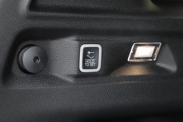 2025 Jeep Grand Cherokee GRAND CHEROKEE L LAREDO X 4X4