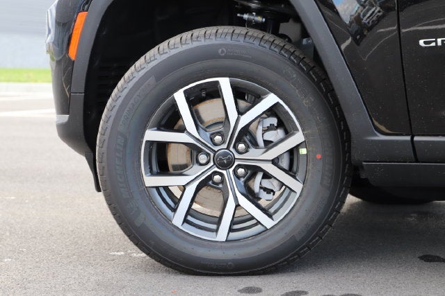 2027 Jeep Grand Cherokee GRAND CHEROKEE L LAREDO X 4X4