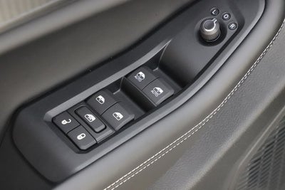 2025 Jeep Grand Cherokee GRAND CHEROKEE L LAREDO X 4X4