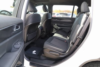 2025 Jeep Grand Cherokee GRAND CHEROKEE L LAREDO X 4X4