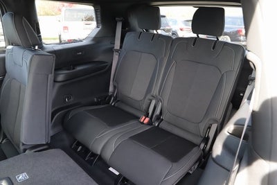 2025 Jeep Grand Cherokee GRAND CHEROKEE L LAREDO X 4X4