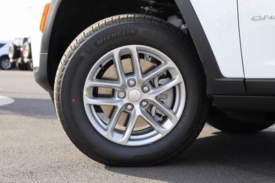 2025 Jeep Grand Cherokee GRAND CHEROKEE L LAREDO X 4X4