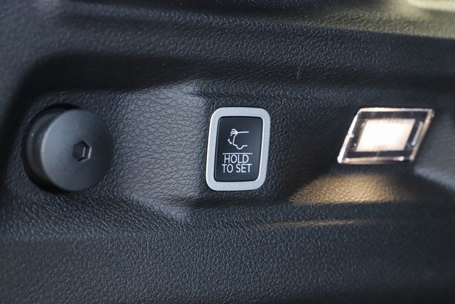 2025 Jeep Grand Cherokee GRAND CHEROKEE L LAREDO X 4X4